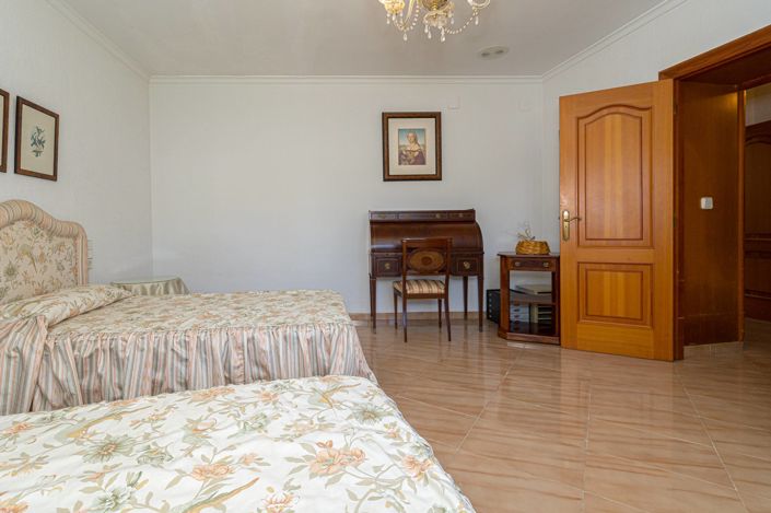 Image No.28-6 Bed Villa for sale
