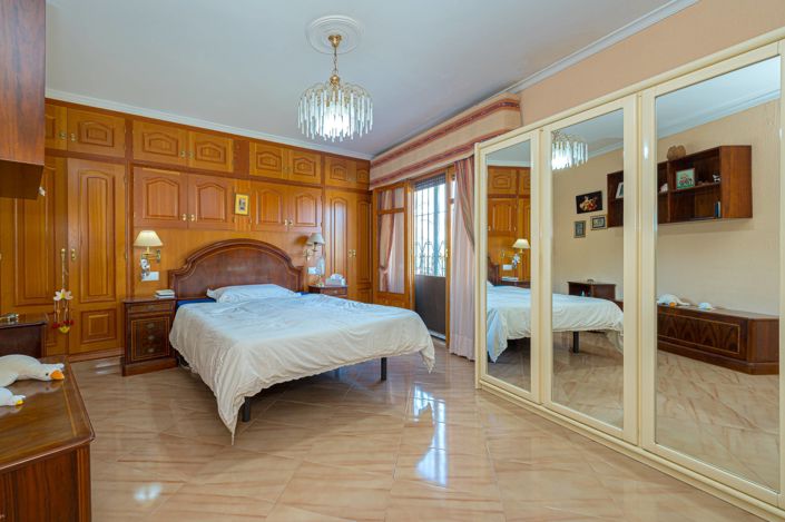 Image No.41-6 Bed Villa for sale
