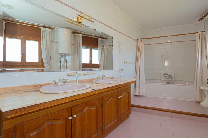 Image No.50-6 Bed Villa for sale