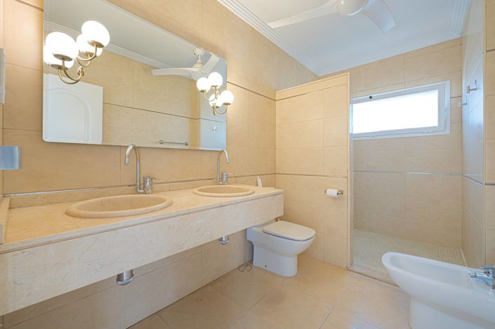 Image No.35-5 Bed Villa for sale