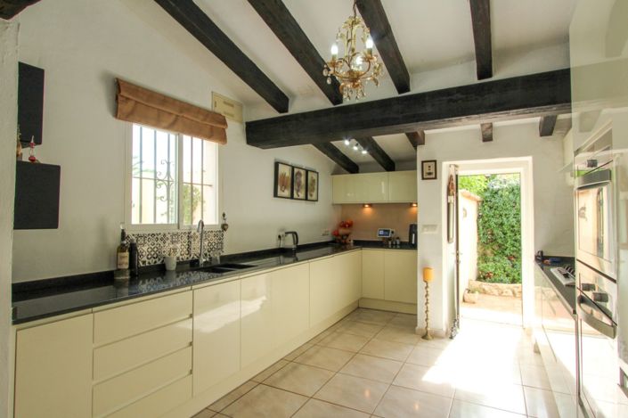 Image No.8-6 Bed Villa for sale