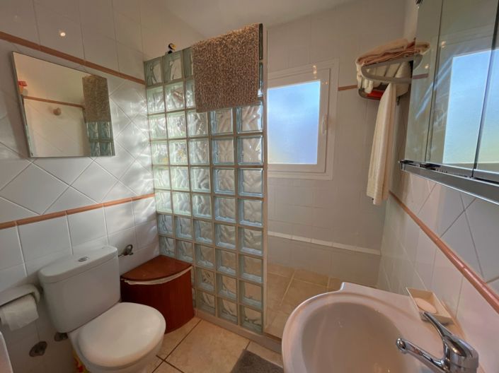 Image No.18-2 Bed Villa for sale