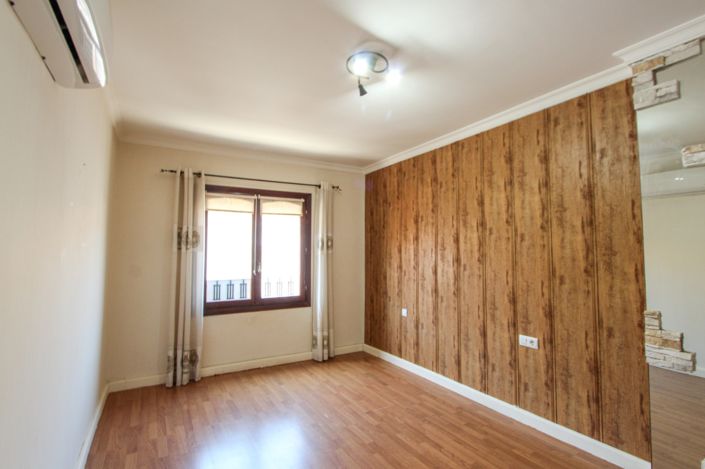 Image No.14-3 Bed Apartment for sale