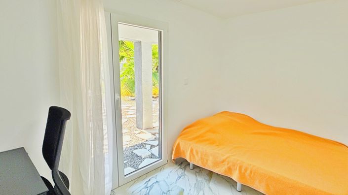 Image No.11-5 Bed Villa for sale