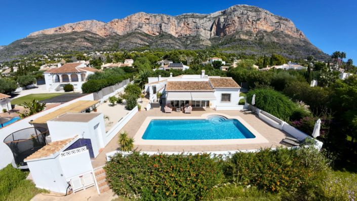 Image No.2-4 Bed Villa for sale