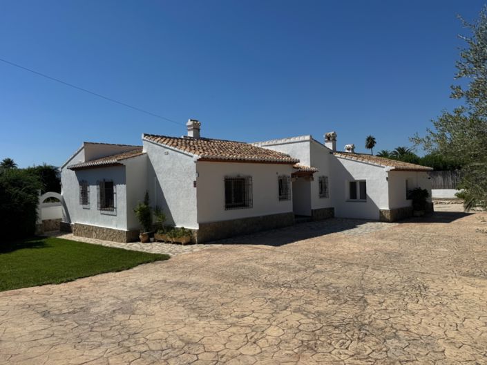 Image No.4-4 Bed Villa for sale