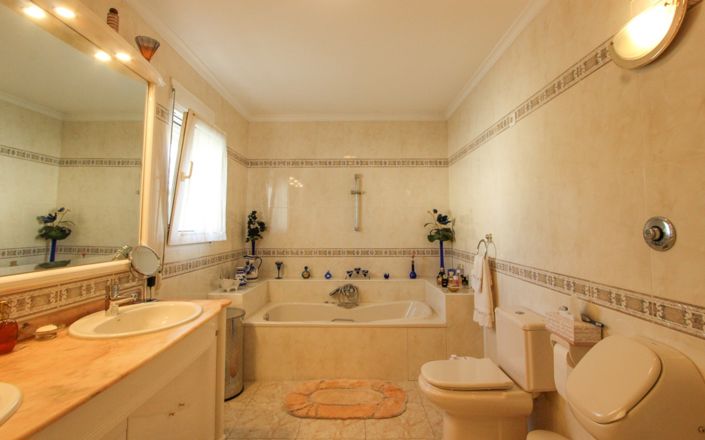 Image No.14-4 Bed Villa for sale
