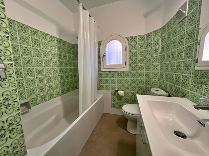 Image No.36-5 Bed Villa for sale
