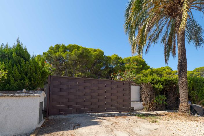 Image No.27-3 Bed Property for sale