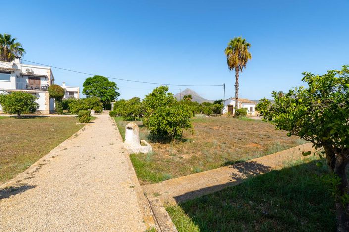 Image No.3-3 Bed Property for sale