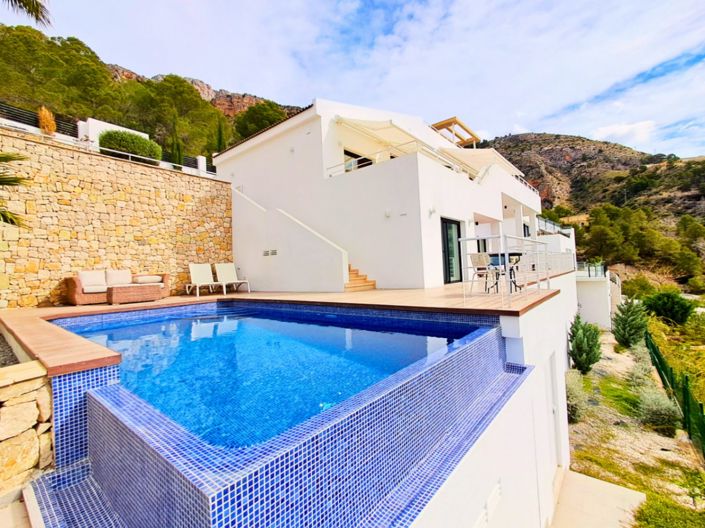 Image No.42-3 Bed Villa for sale
