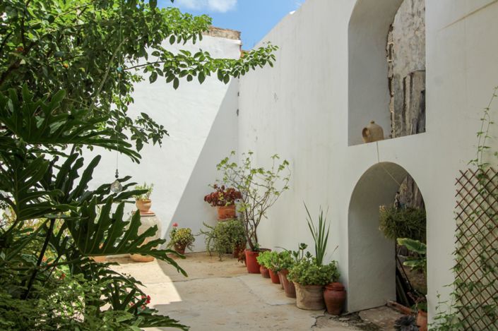 Image No.11-5 Bed Townhouse for sale