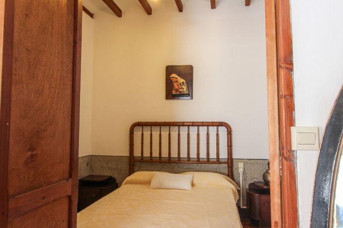 Image No.19-5 Bed Townhouse for sale