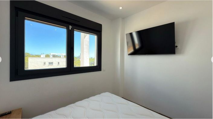 Image No.15-2 Bed Townhouse for sale