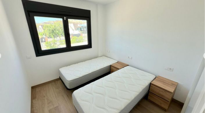Image No.17-2 Bed Townhouse for sale