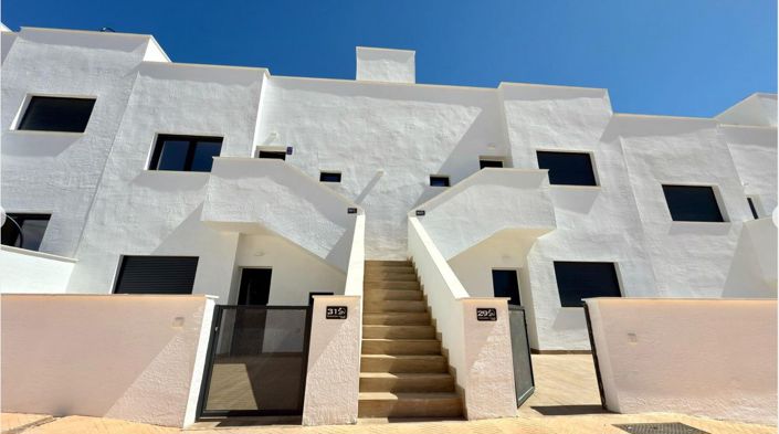 Image No.2-2 Bed Townhouse for sale
