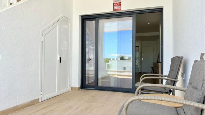 Image No.21-2 Bed Townhouse for sale