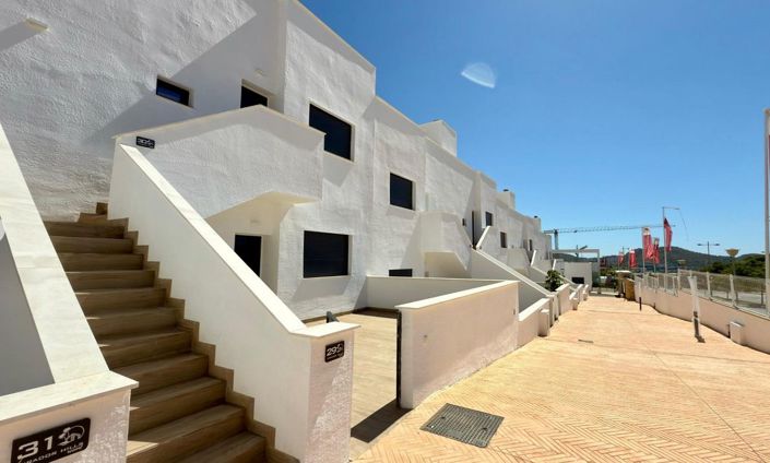 Image No.33-2 Bed Townhouse for sale