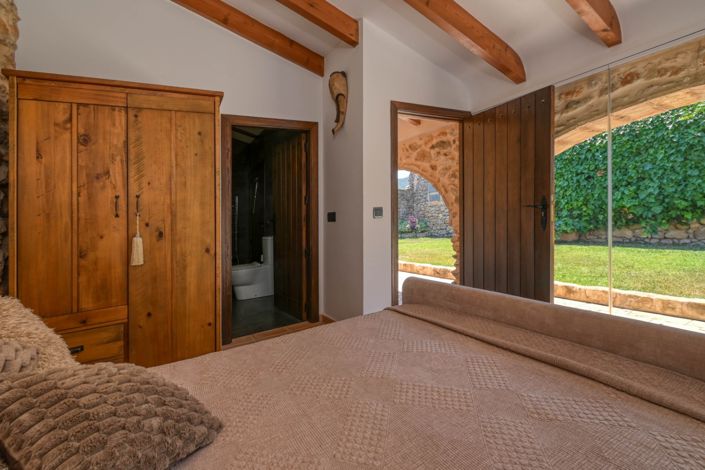 Image No.34-5 Bed Villa for sale