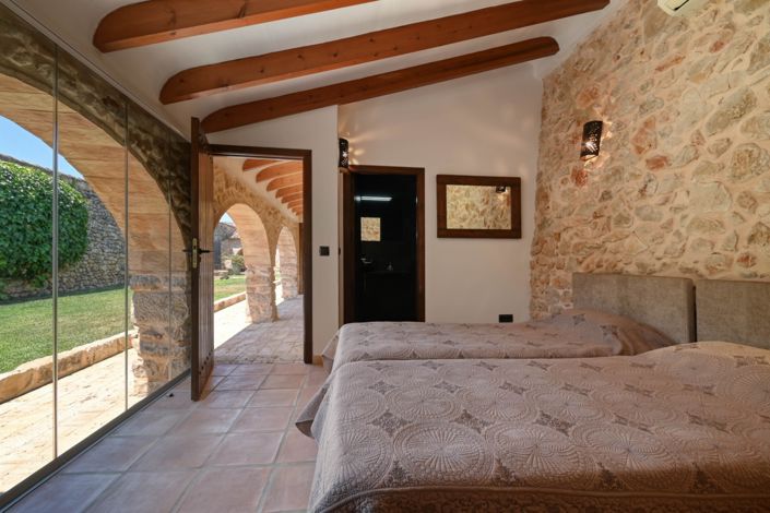 Image No.37-5 Bed Villa for sale