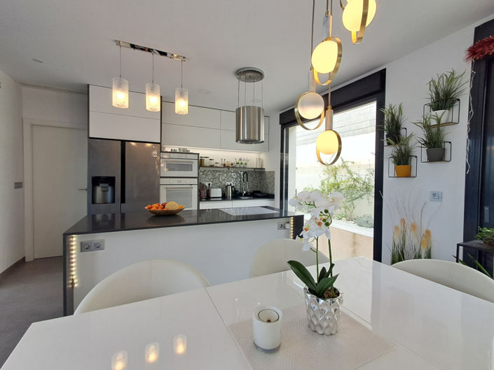 Image No.2-5 Bed Villa for sale