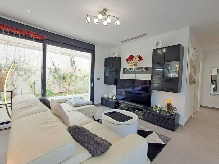 Image No.28-5 Bed Villa for sale