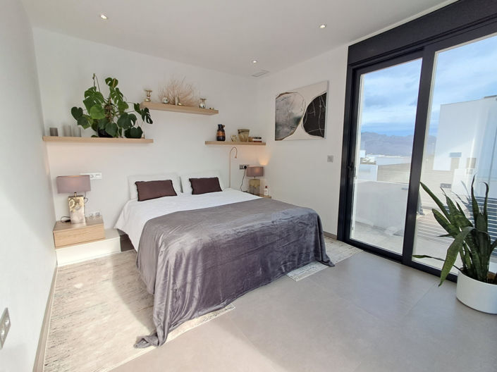 Image No.3-5 Bed Villa for sale