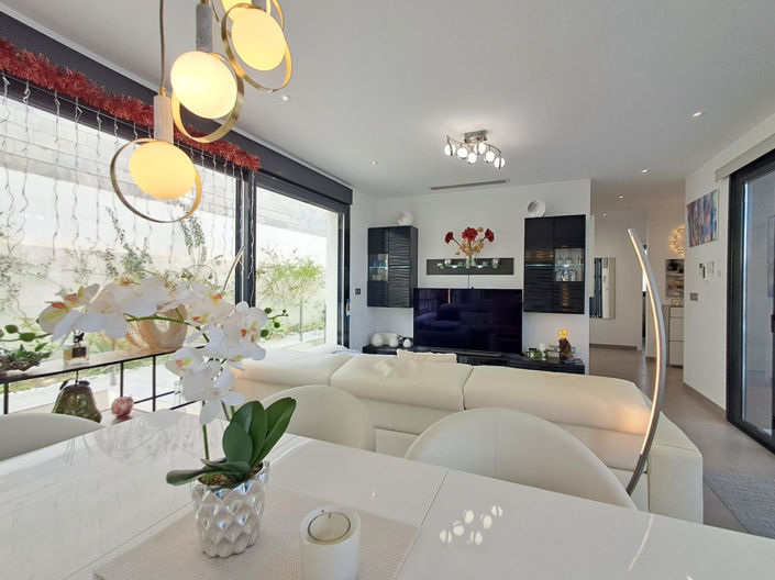 Image No.30-5 Bed Villa for sale