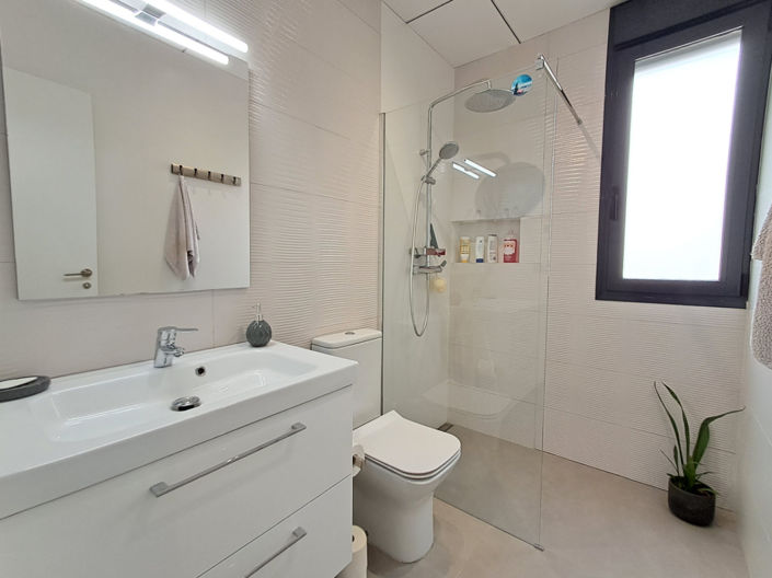 Image No.42-5 Bed Villa for sale