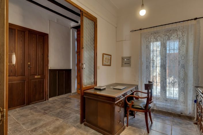 Image No.10-5 Bed Townhouse for sale