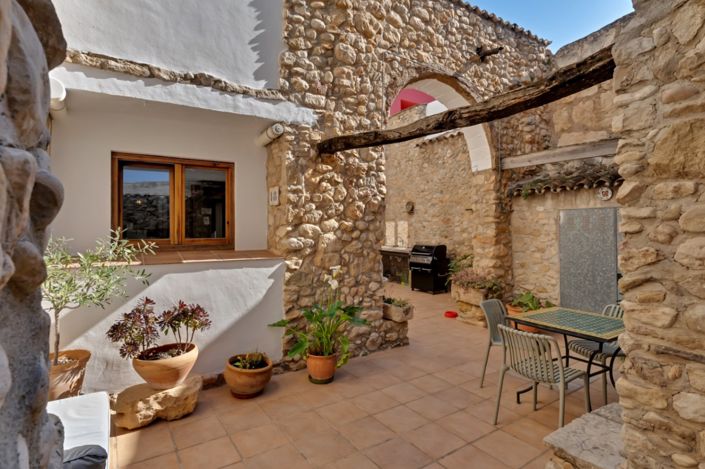 Image No.16-5 Bed Townhouse for sale