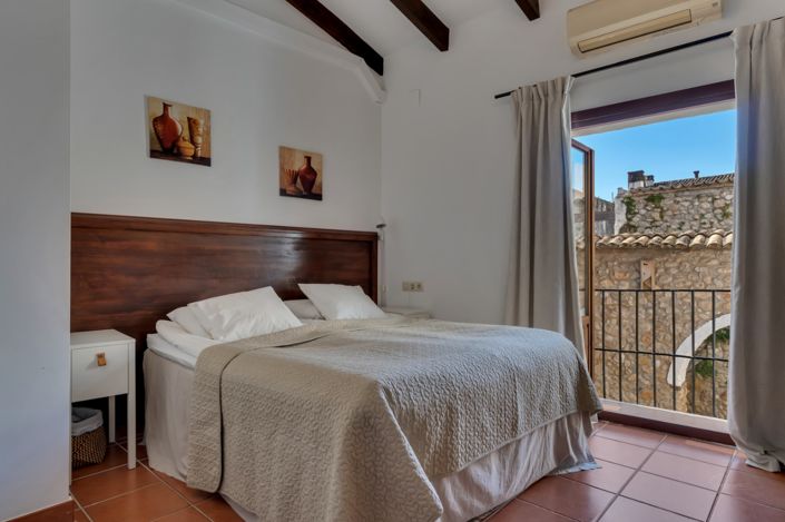 Image No.21-5 Bed Townhouse for sale