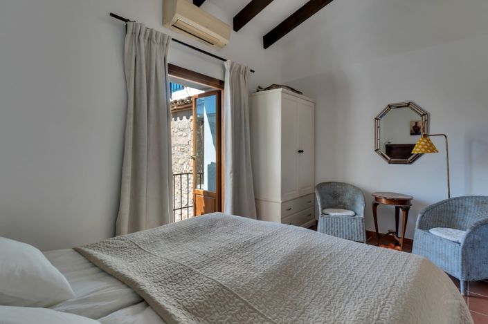 Image No.22-5 Bed Townhouse for sale