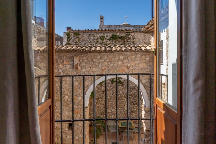 Image No.23-5 Bed Townhouse for sale