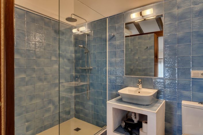 Image No.28-5 Bed Townhouse for sale