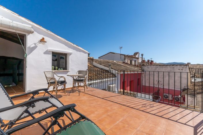 Image No.32-5 Bed Townhouse for sale