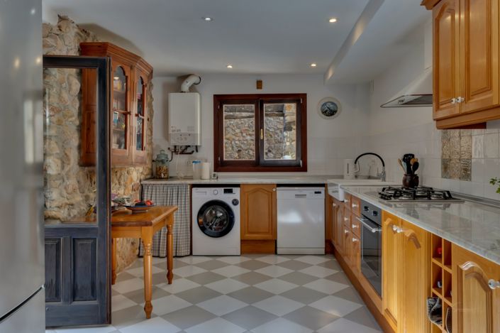 Image No.8-5 Bed Townhouse for sale
