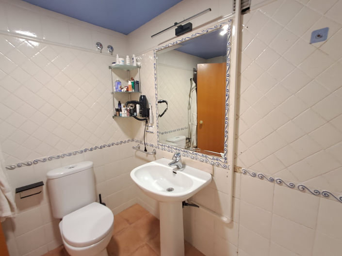 Image No.30-2 Bed Apartment for sale