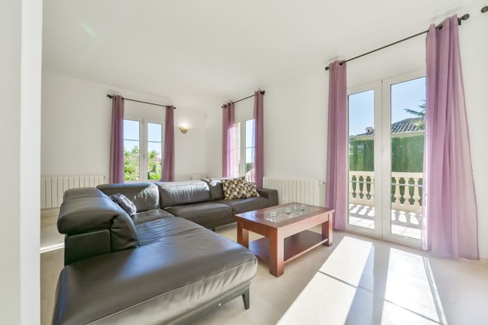 Image No.25-4 Bed Villa for sale