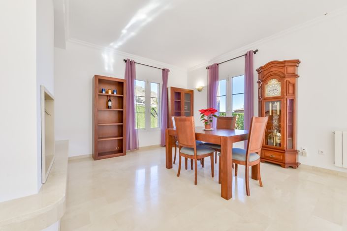 Image No.28-4 Bed Villa for sale