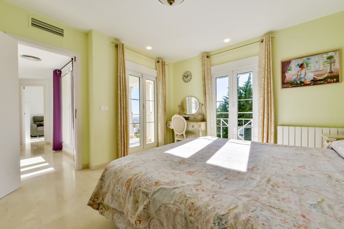 Image No.42-4 Bed Villa for sale