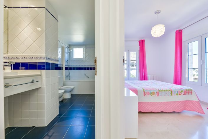 Image No.47-4 Bed Villa for sale