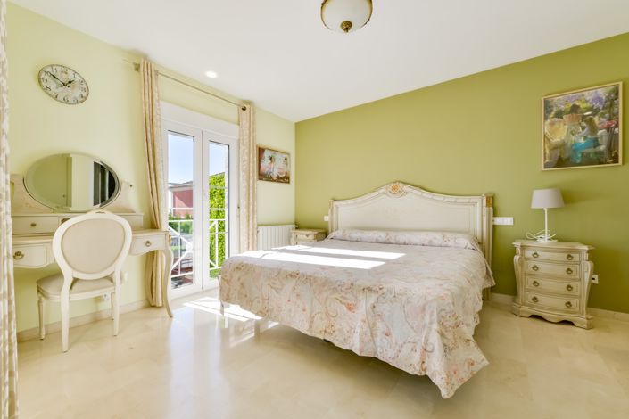 Image No.5-4 Bed Villa for sale