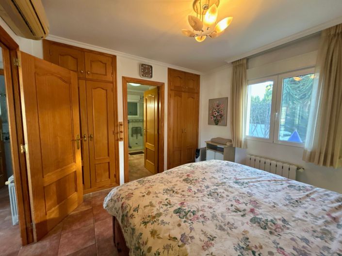 Image No.12-4 Bed Villa for sale