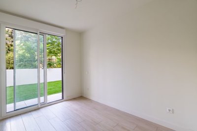 modern3-bedroomapartmentinjaveawalkingdistanc