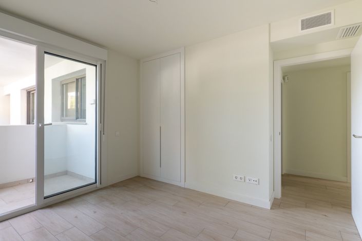 Image No.15-3 Bed Apartment for sale
