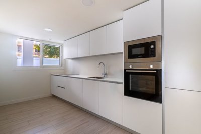 modern3-bedroomapartmentinjaveawalkingdistanc