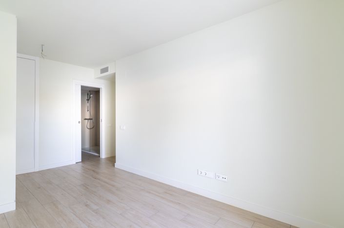 Image No.8-3 Bed Apartment for sale