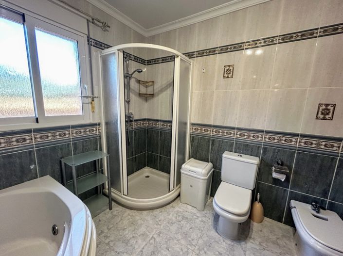 Image No.15-3 Bed Villa for sale