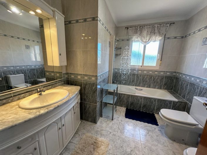 Image No.19-3 Bed Villa for sale